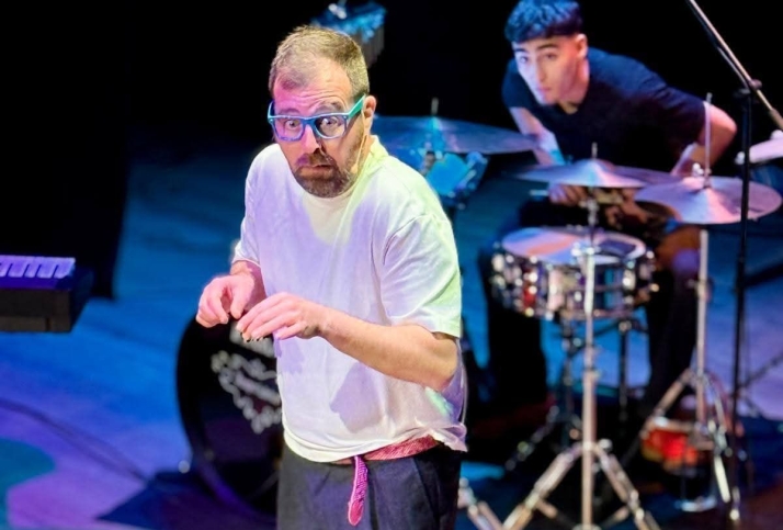 El Tormes acoge el espectáculo sobre autismo de Jes Martin