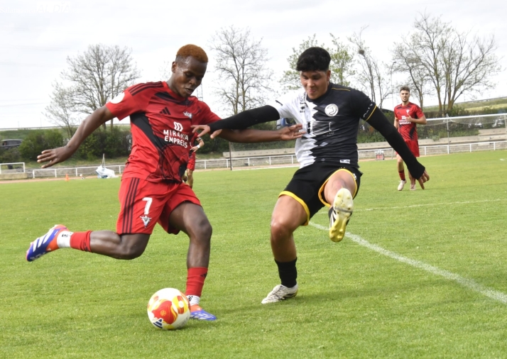 FOTOS | El filial de Unionistas no puede con el del Mirandés en Las Pistas y no logra salir del descenso (1-2)