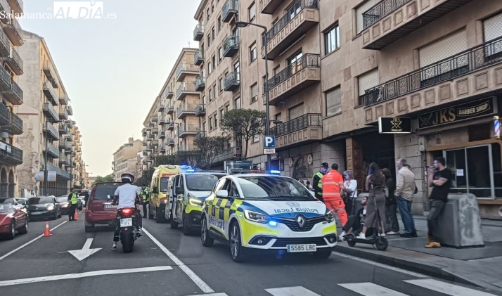 Accidente de patinete y coche en la Gran Vía de Salamanca