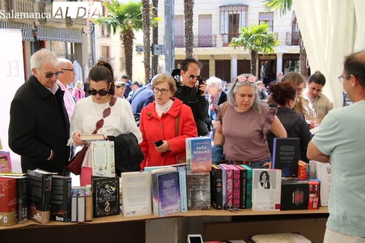 Una nueva ruta literaria y el recuerdo a San Juan de la Cruz centran el Día del Libro