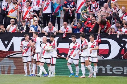 El Celta queda al borde de la eliminación en la Europa League y el Rayo da un paso enorme hace semis de Conference (3-0/3-0)