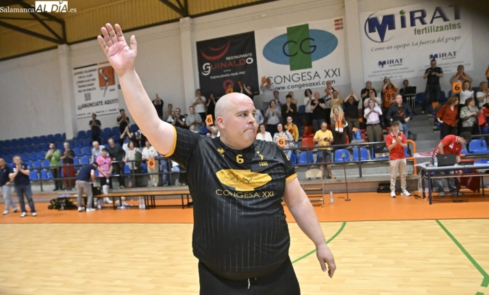 VÍDEO | Sebas Elena se retira como una leyenda en el BM Salamanca: 