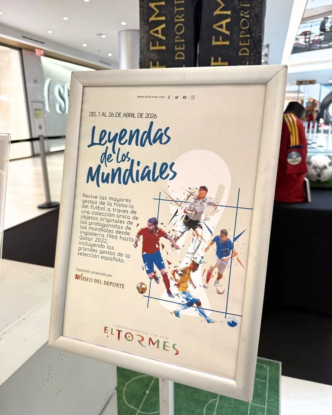 Foto 2 - La historia de la Copa del Mundo llega a El Tormes con m&aacute;s de 70 objetos originales