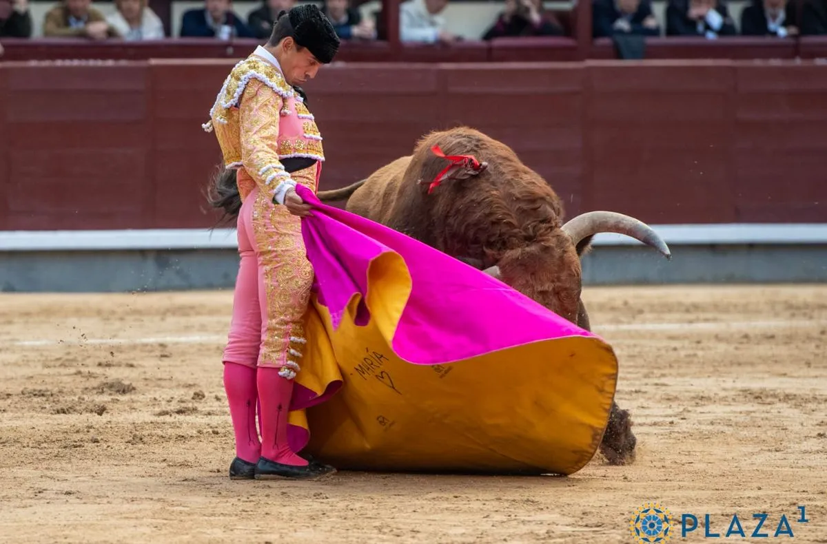 Gonzalo Caballero homenajea a la salmantina María Caamaño