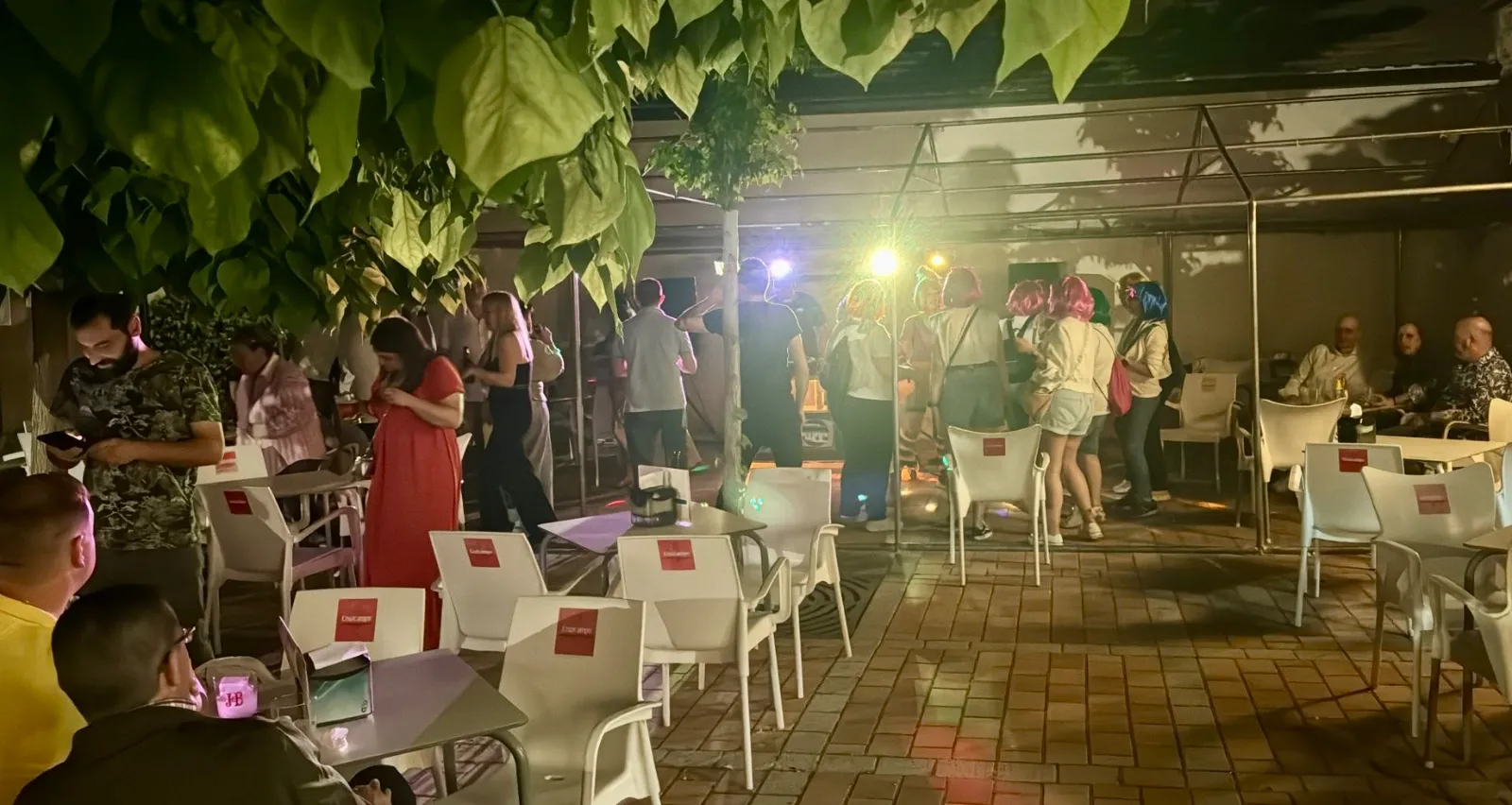 El Andén de La Huerta inaugura el verano con una noche inolvidable de música y fiesta junto a Briyi