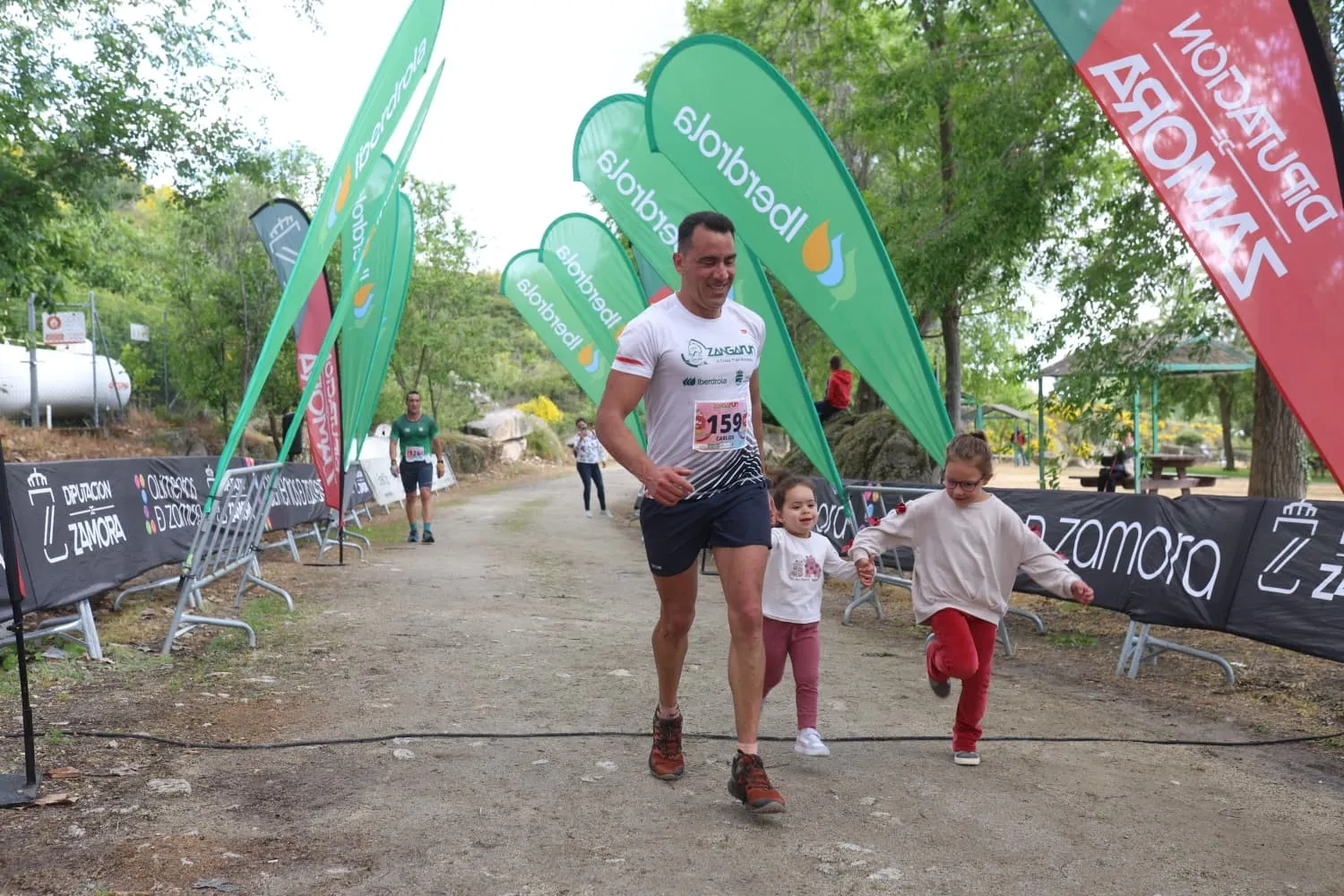 Foto 4 - Iberdrola se suma de nuevo al Zangarun solidario de Zamora, la carrera con m&aacute;s coraz&oacute;n