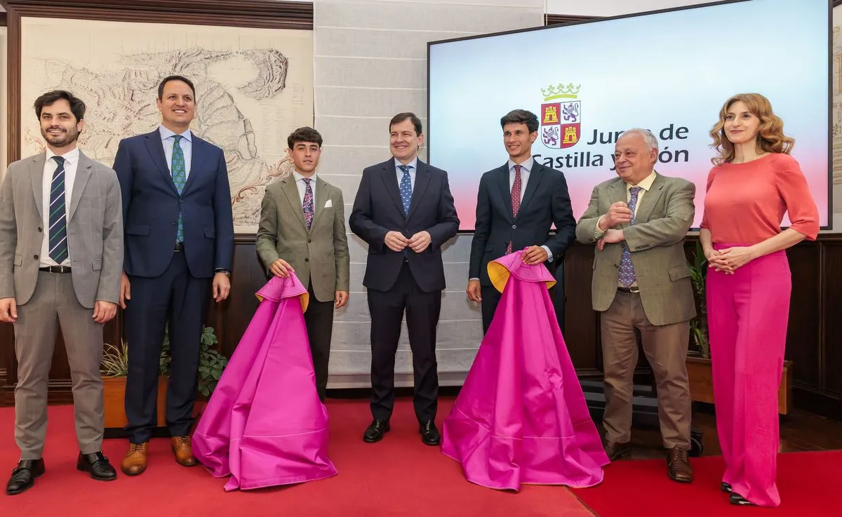 Mañueco apoya la I Corrida de la Oportunidad en Valladolid