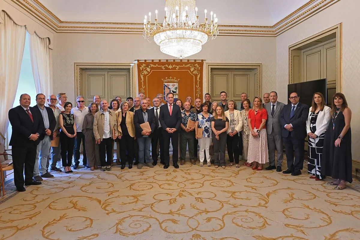 Homenaje a los 41 funcionarios jubilados en el último año en el Ayuntamiento de Salamanca
