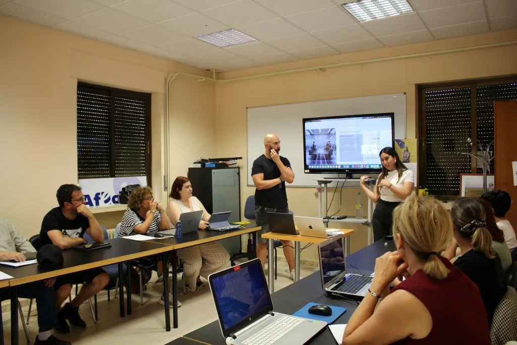 Un curso de formación en Inteligencia Artificial aplicada a los negocios se imparte en la sede de AFECIR