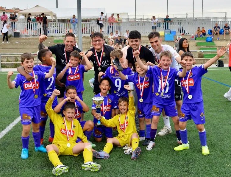 El Benjamín B del CD Peñaranda conquista el IX Memorial Santiago San Juan Chago tras una brillante actuación