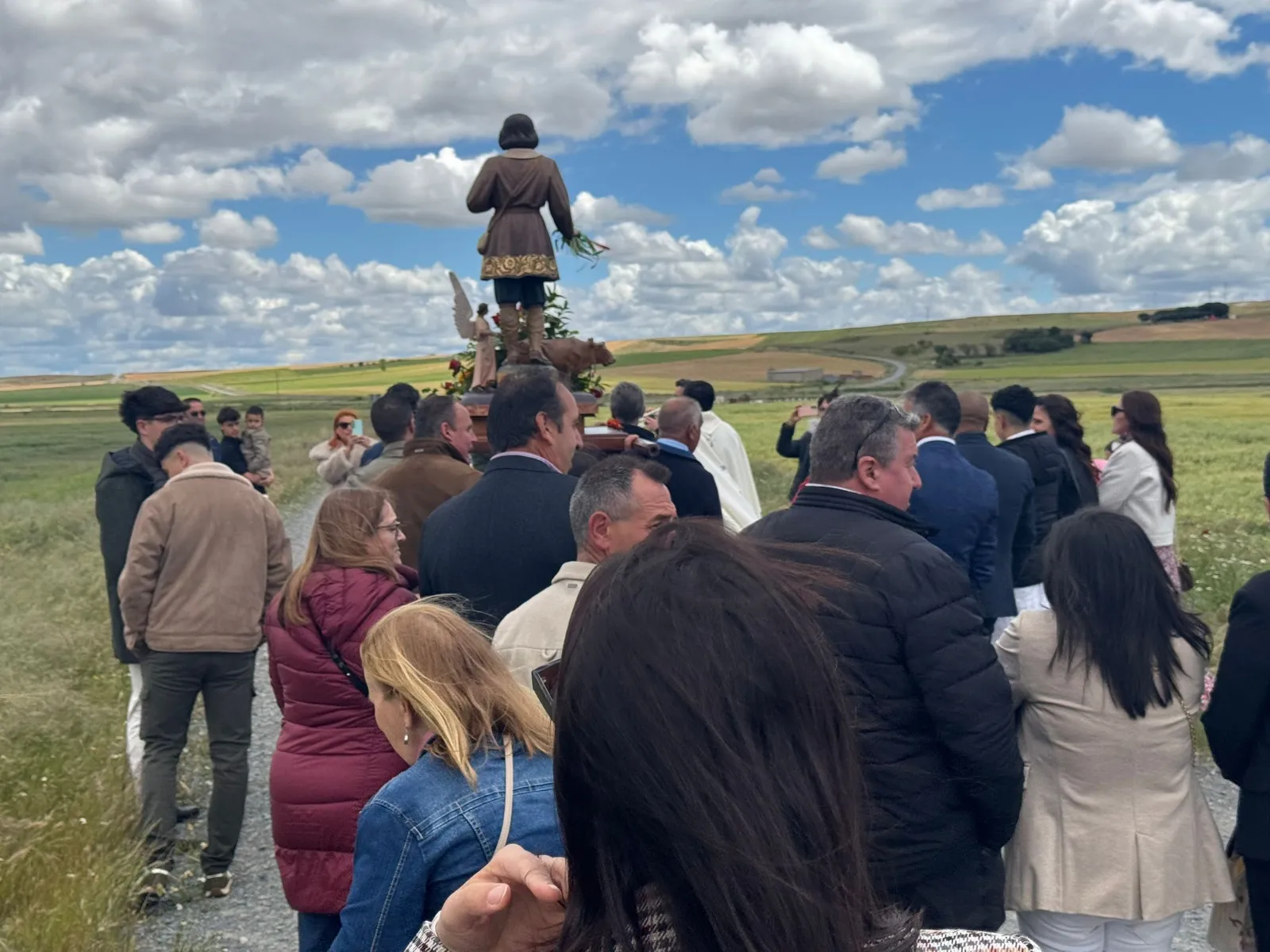 Foto 2 - Devoci&oacute;n y tradici&oacute;n, unidas en Cantalpino durante la hist&oacute;rica celebraci&oacute;n de San Isidro Labrador