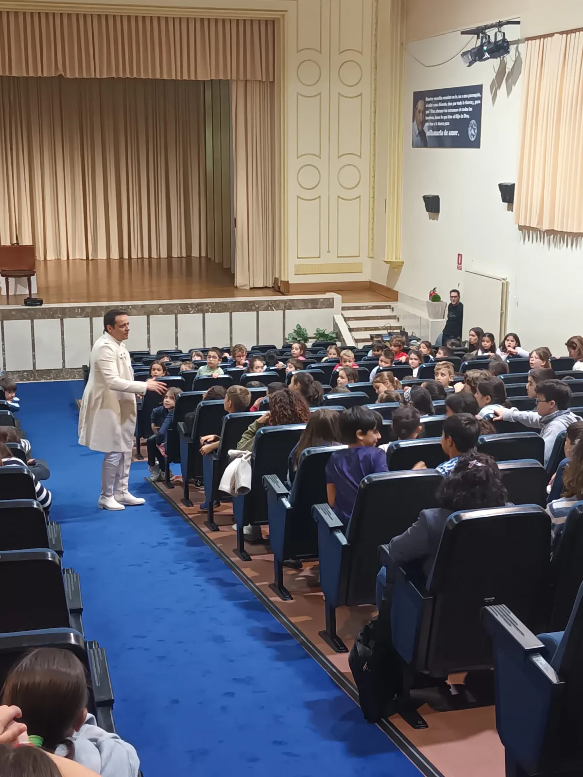 Foto 2 - Cerca de 300 escolares de Santa Marta disfrutan de la obra 'Principesso' en los Padres Pa&uacute;les