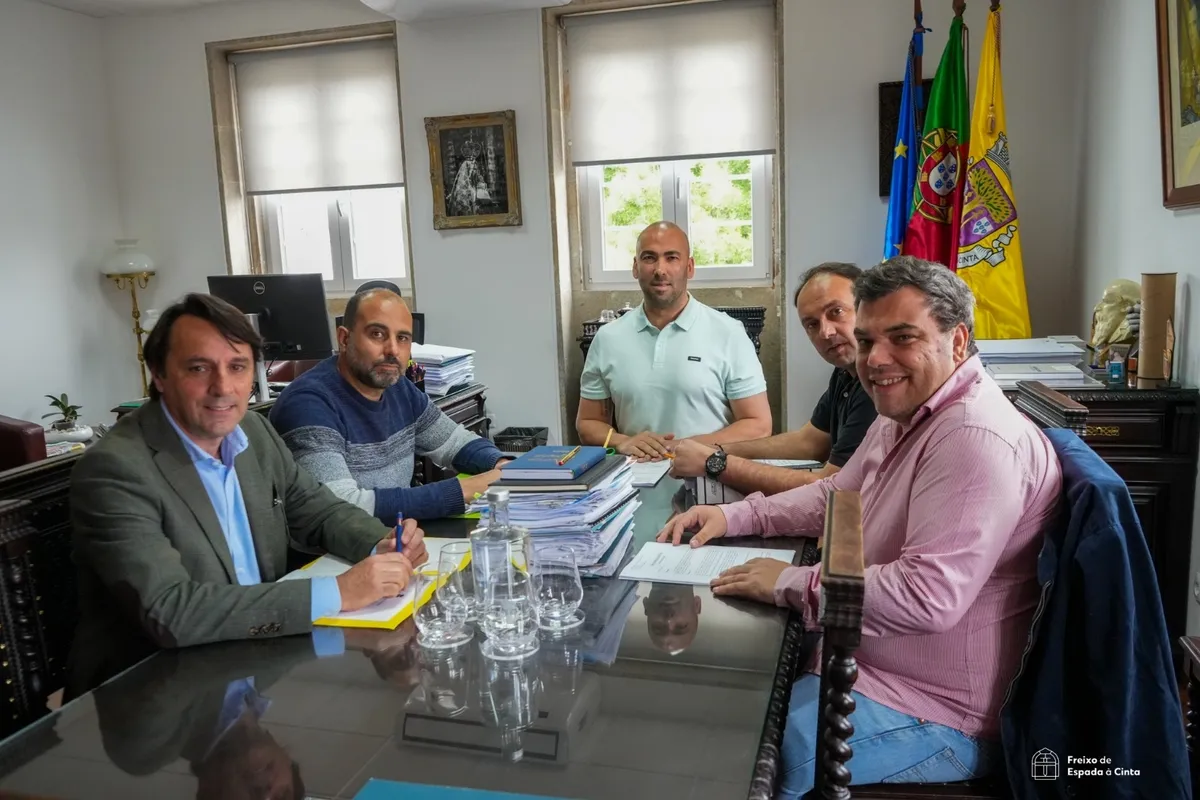 La sociedad Congida-La Barca gestiona los paseos fluviales por el Duero entre Freixo y Vilvestre 