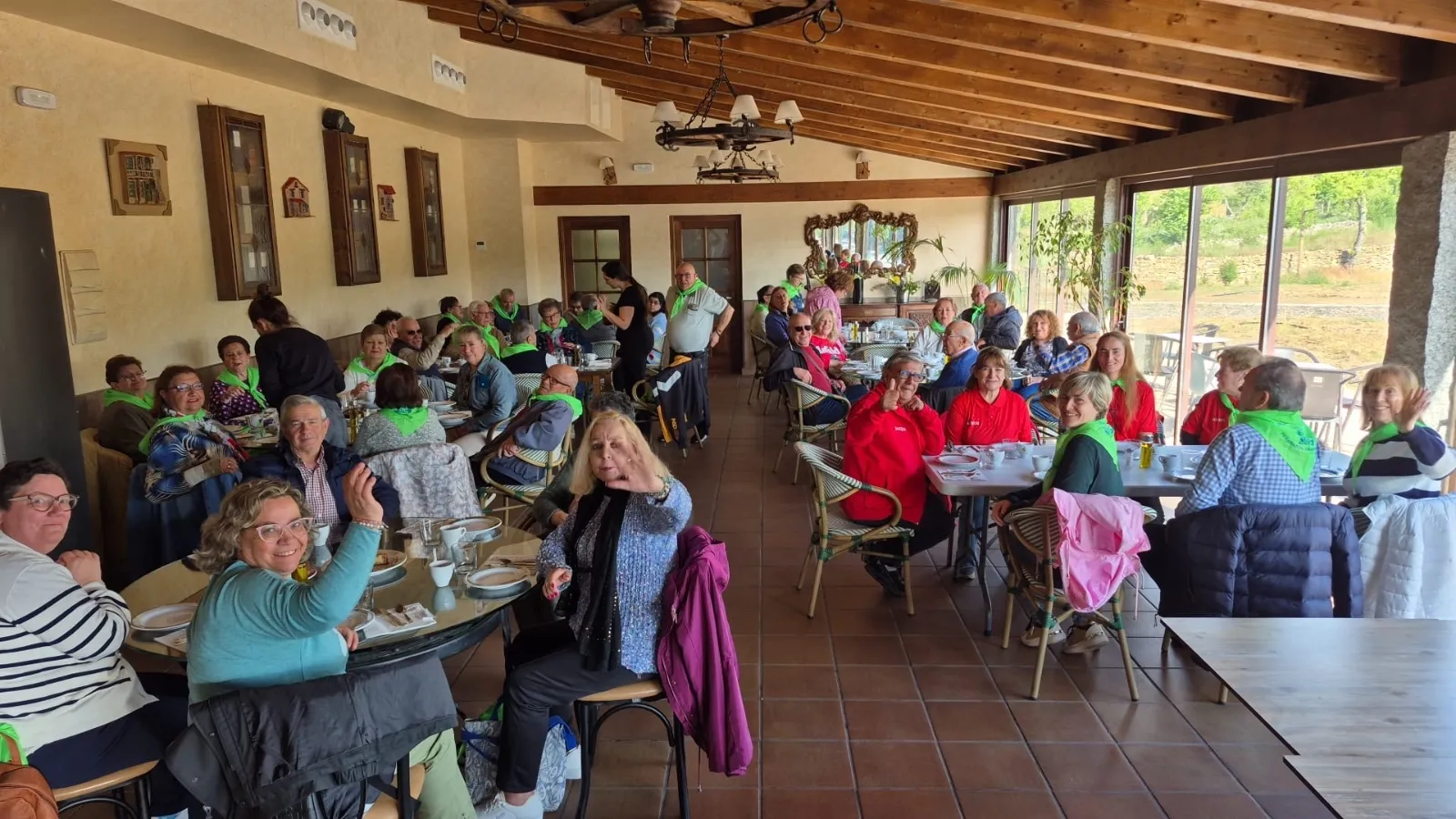 Foto 2 - La Asociaci&oacute;n de mayores San Miguel disfruta de una jornada de cultura y convivencia en Astorga