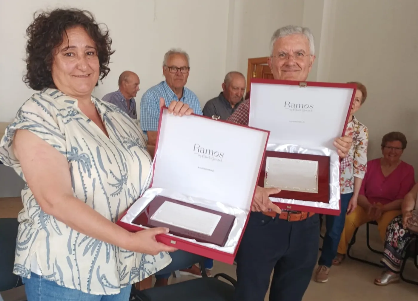 Encinasola homenajea a su médico José Montero, y a su enfermera, Carmen Díez