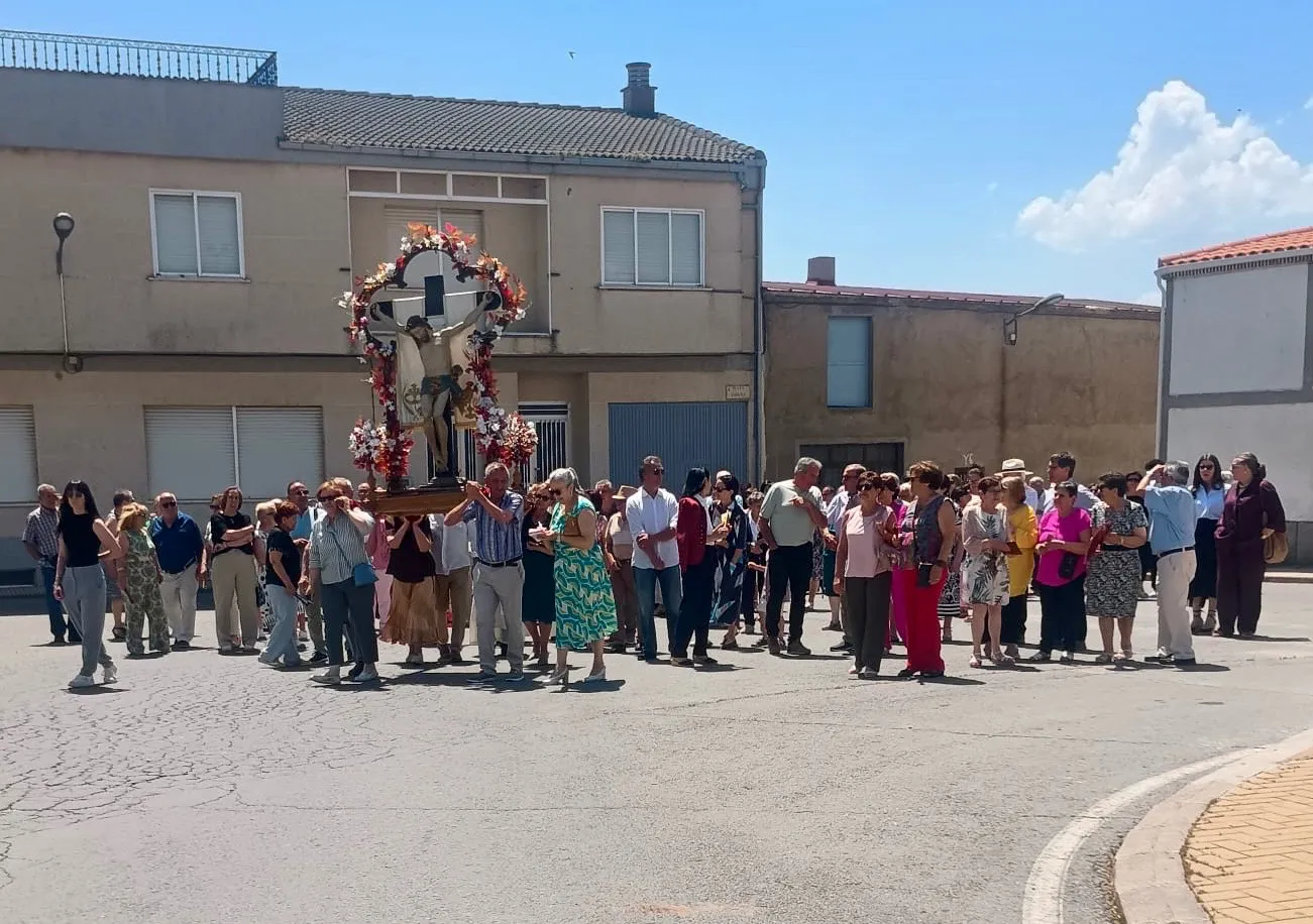 Procesión Santo Cristo de la Esperanza en Villoruela. Fotos Basilio Sánchez