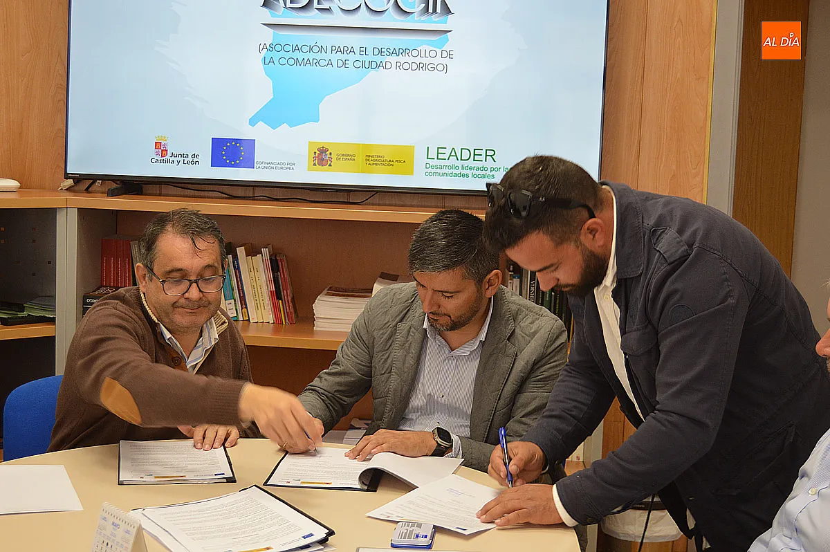 Firmas del acuerdo en ACOCIR 