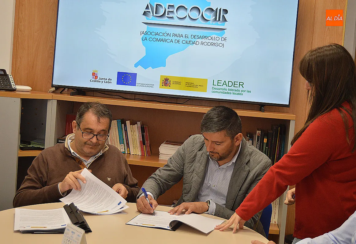 Firmas del acuerdo en ACOCIR 