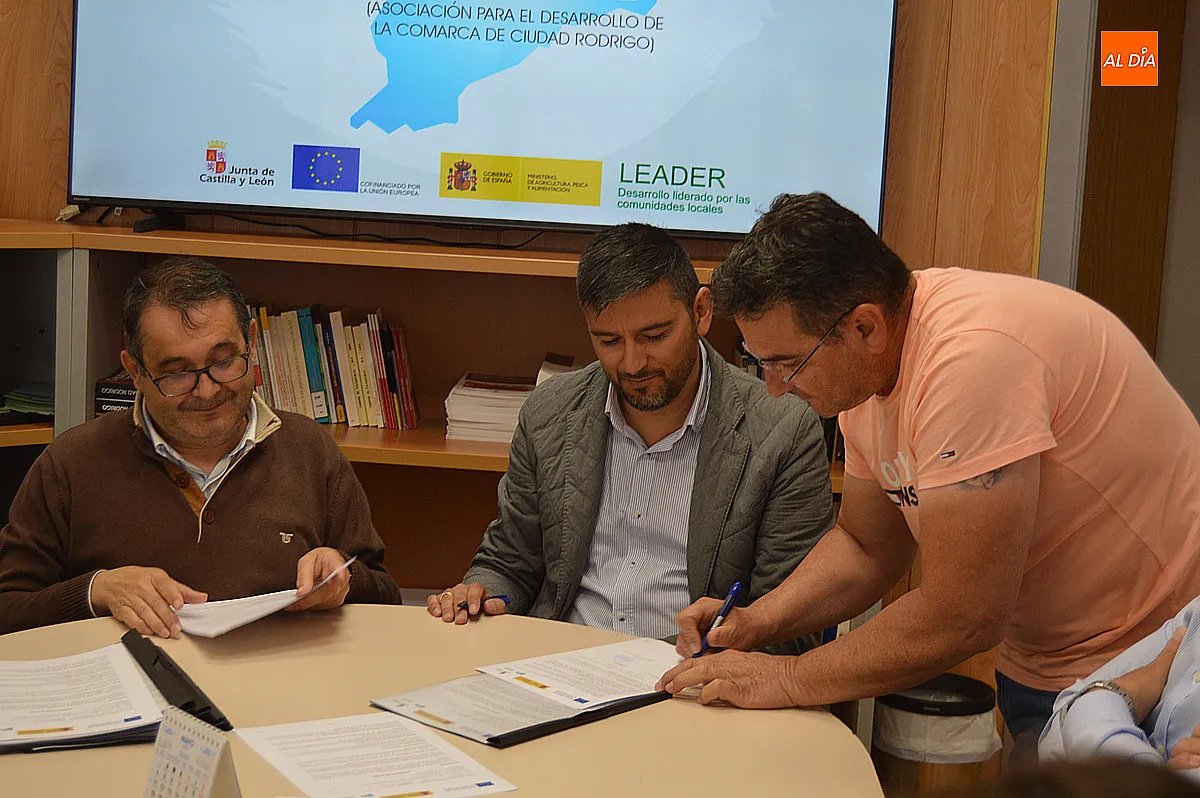 Firmas del acuerdo en ACOCIR 