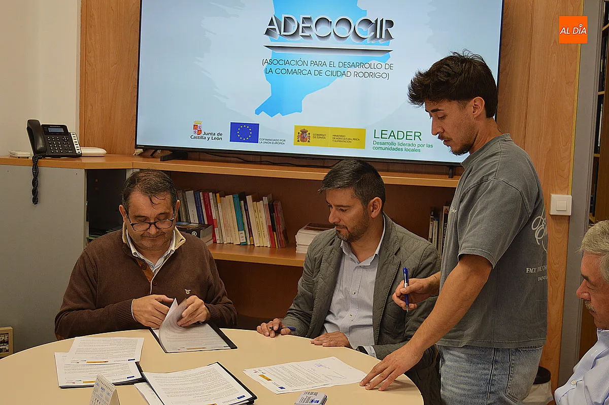 Firmas del acuerdo en ACOCIR 