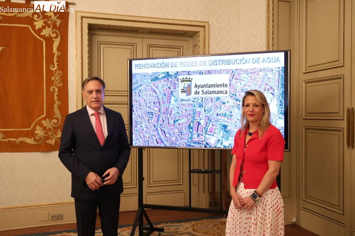 El alcalde de Salamanca, Carlos García Carbayo, y la concejala de Medio Ambiente, Mª José Coca. Foto de David Sañudo