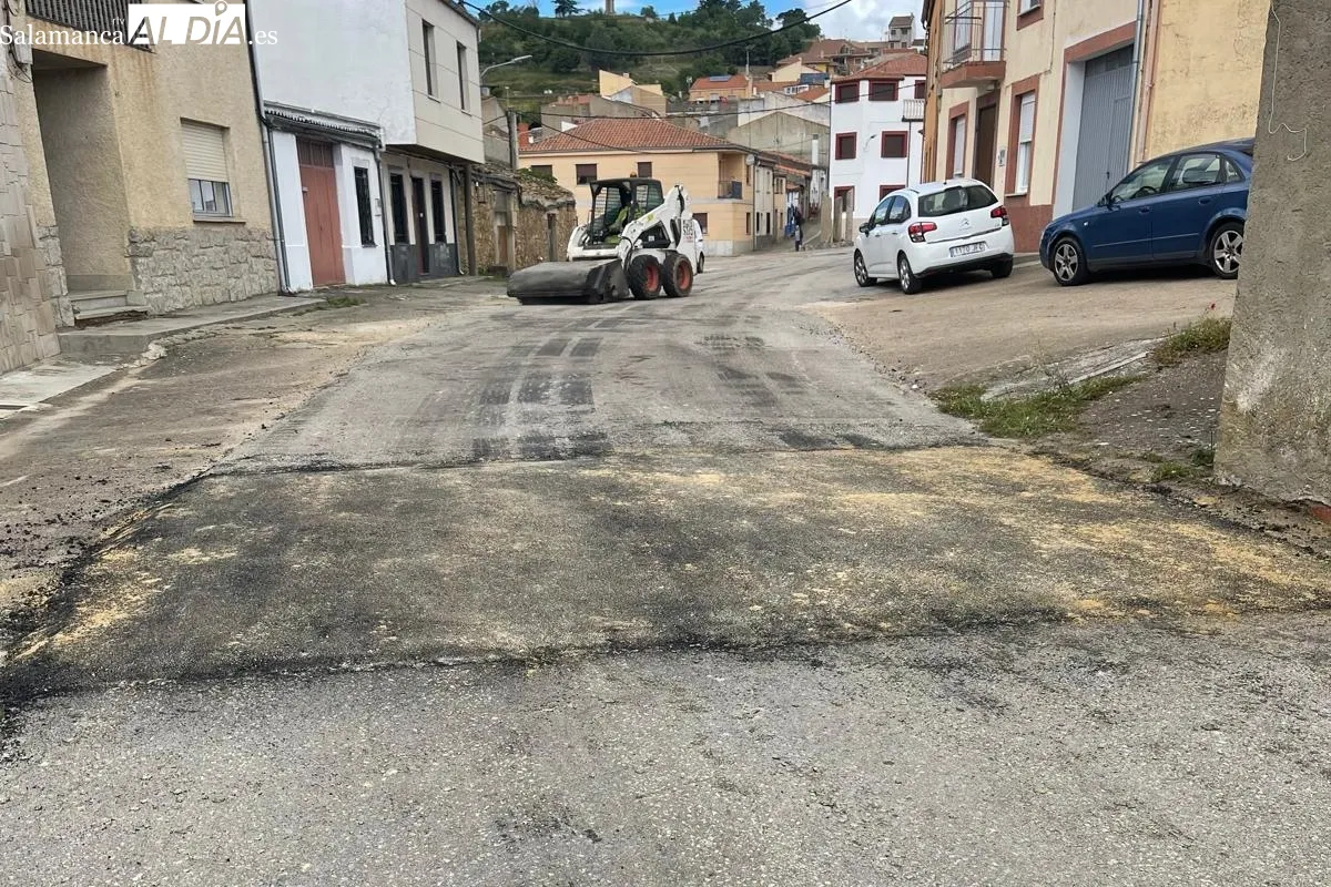 Estado anterior a las obras de asfaltado del camino de La Fregeneda en Hinojosa de Duero 