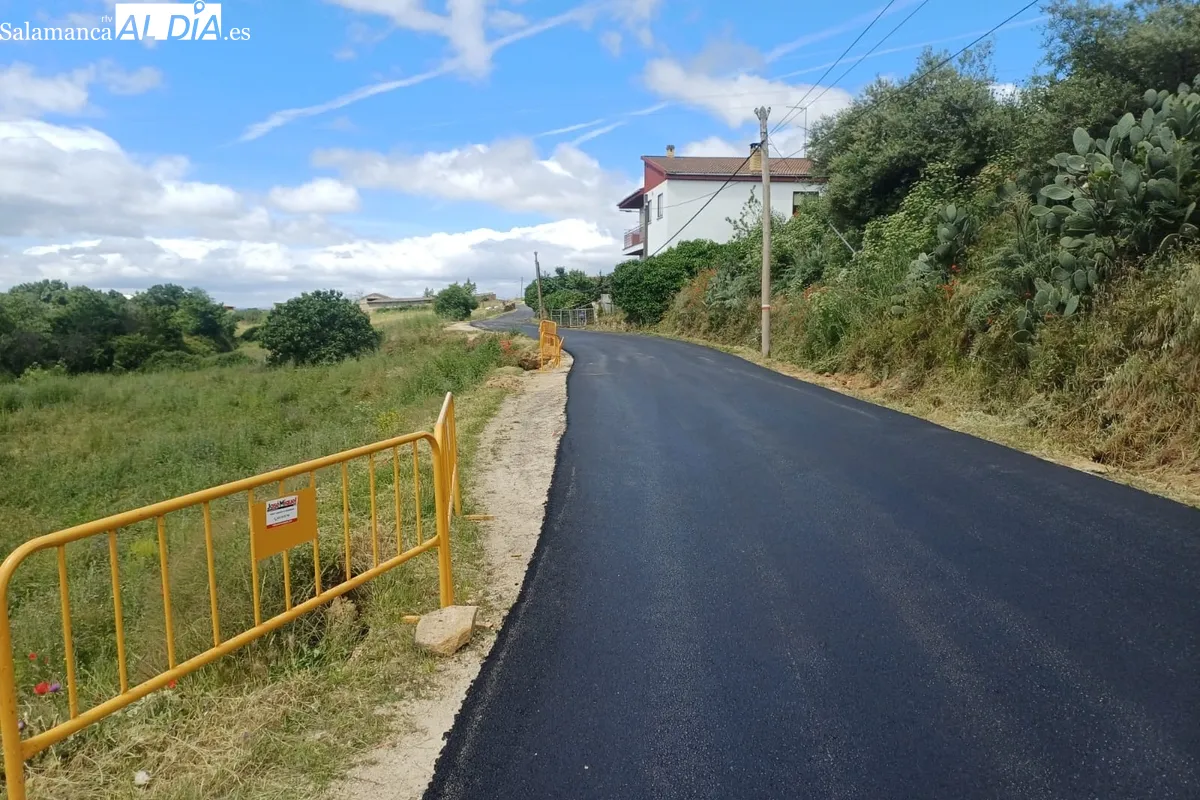 Asfaltado del camino de La Fregeneda en Hinojosa de Duero 