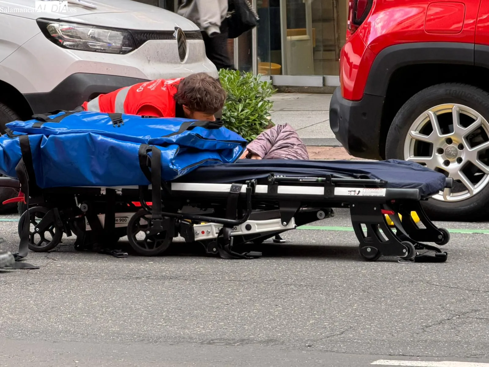 Una mujer de 50 años resulta herida tras ser atropellada en el Paseo de Torres Villarroel | Fotos: Vanesa Martins