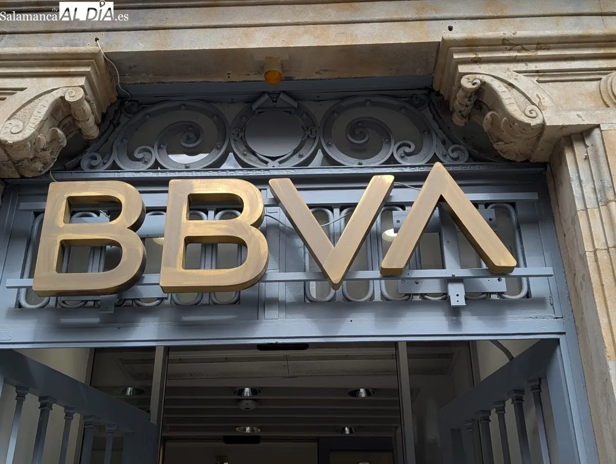 Rótulo del Banco Bilbao Vizcaya. Foto: David Sañudo