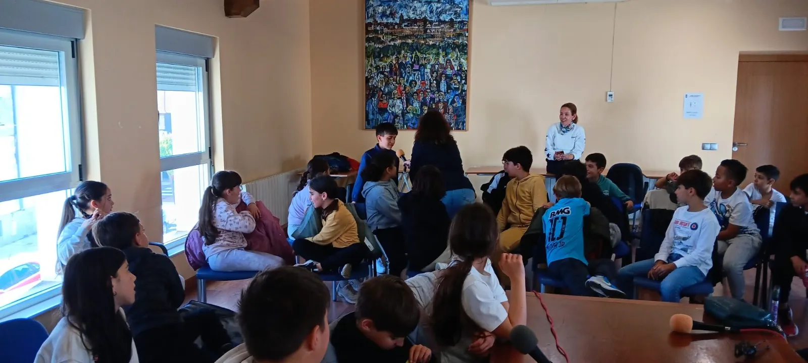 Alumnos del CEIP Miróbriga y AFAD en el taller de radio 