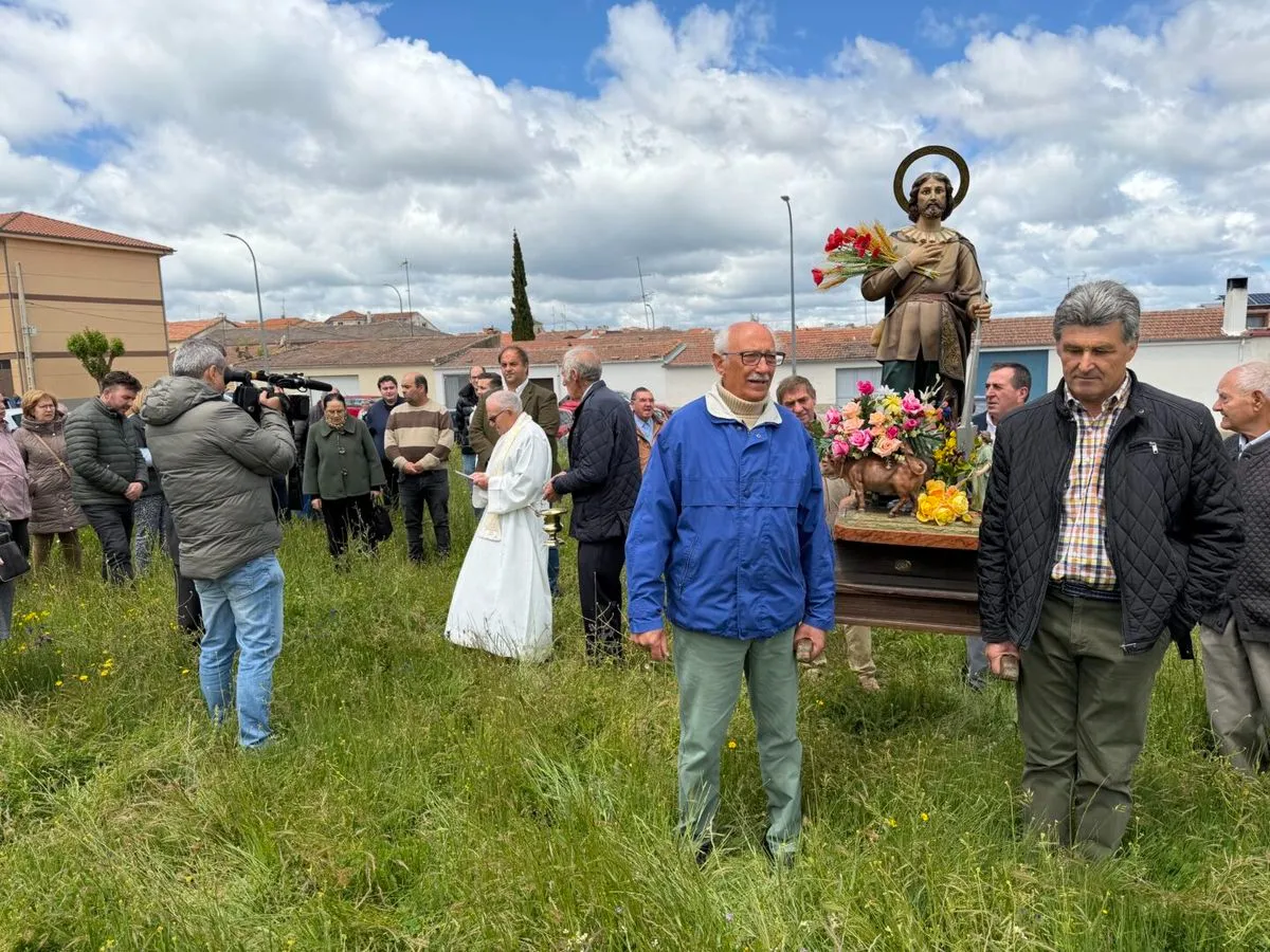 Foto 8 - Eucarist&iacute;a, procesi&oacute;n y bendici&oacute;n: as&iacute; ha vivido Guijuelo la fiesta de San Isidro