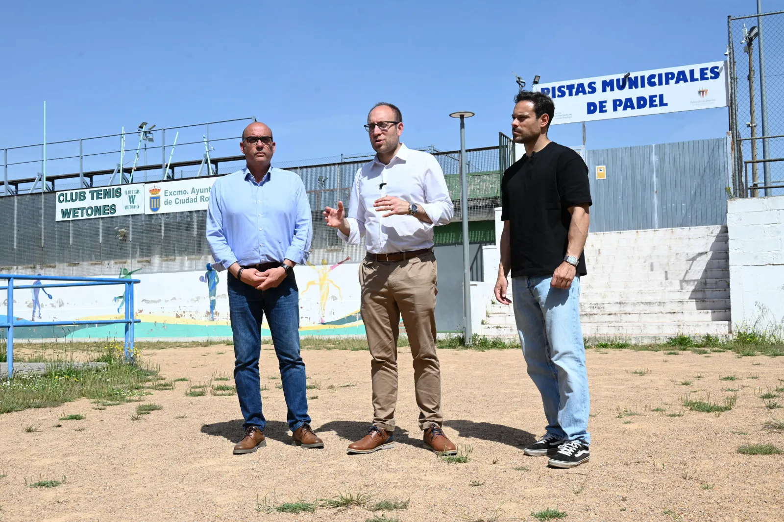 Foto 2 - El ayuntamiento invertir&aacute; en las pistas de tenis y p&aacute;del para frenar los problemas de lluvia