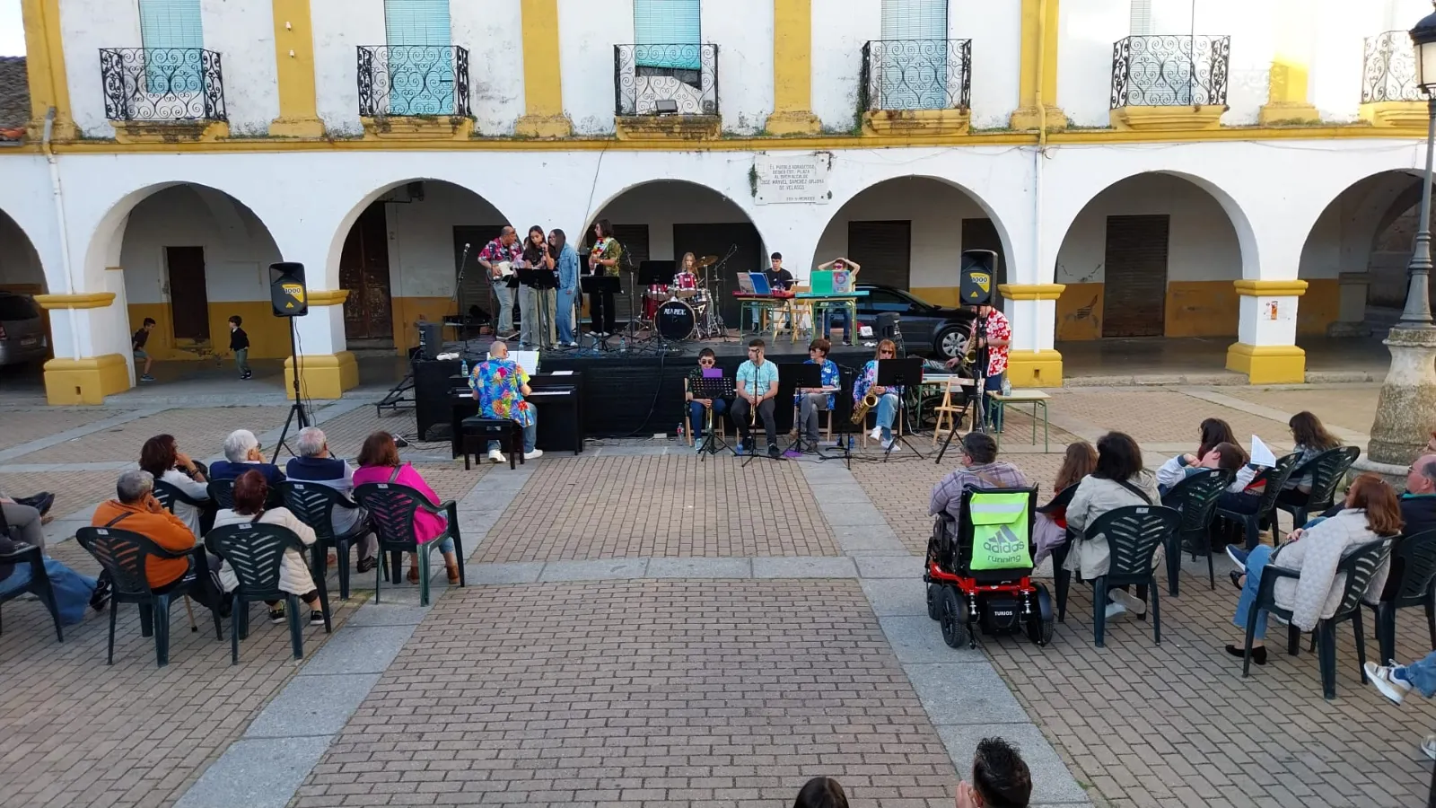 Foto 4 - La Barahona Modern Band clausura la jornada del s&aacute;bado de la V Feria del Farinato