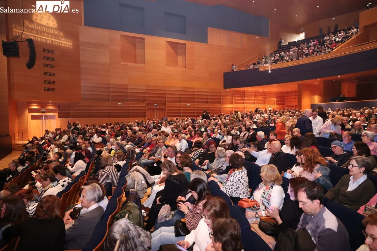Concierto de Víctor Manuel en el CAEM de Salamanca. Fotos: David Sañud