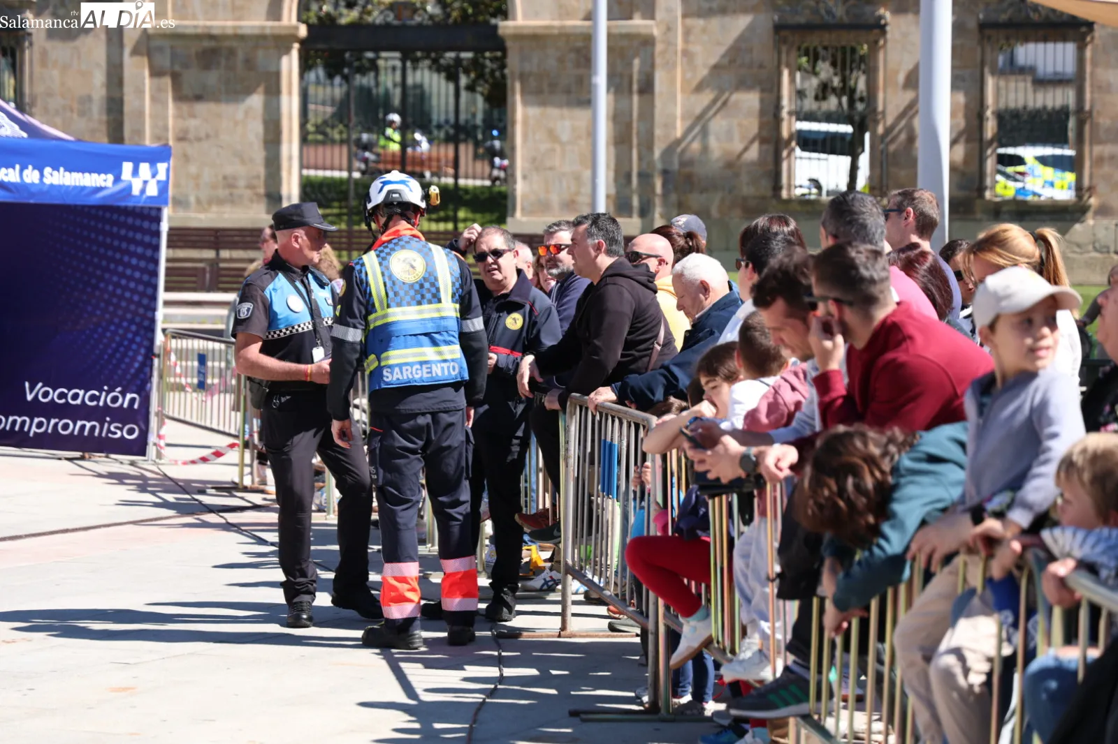 Un espectacular simulacro de accidente en Salamanca muestra cómo salvar vidas | FOTOS: David Sañudo