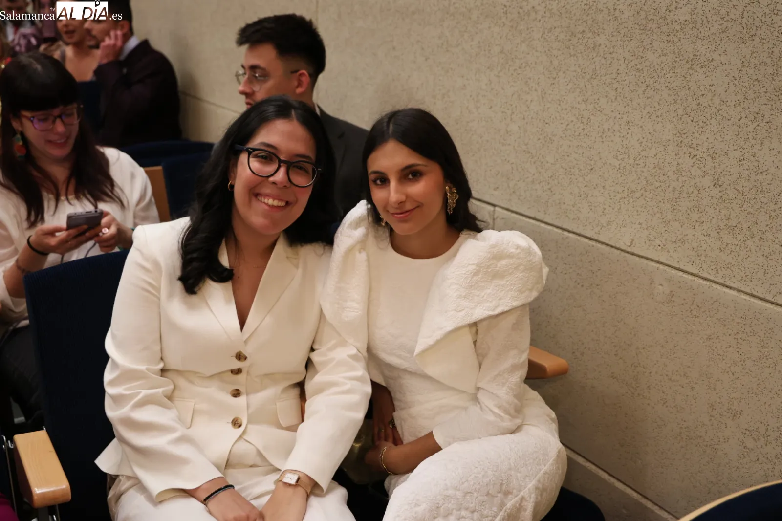 Emotiva despedida a la nueva generación de maestros formados en la UPSA | FOTOS: David Sañudo