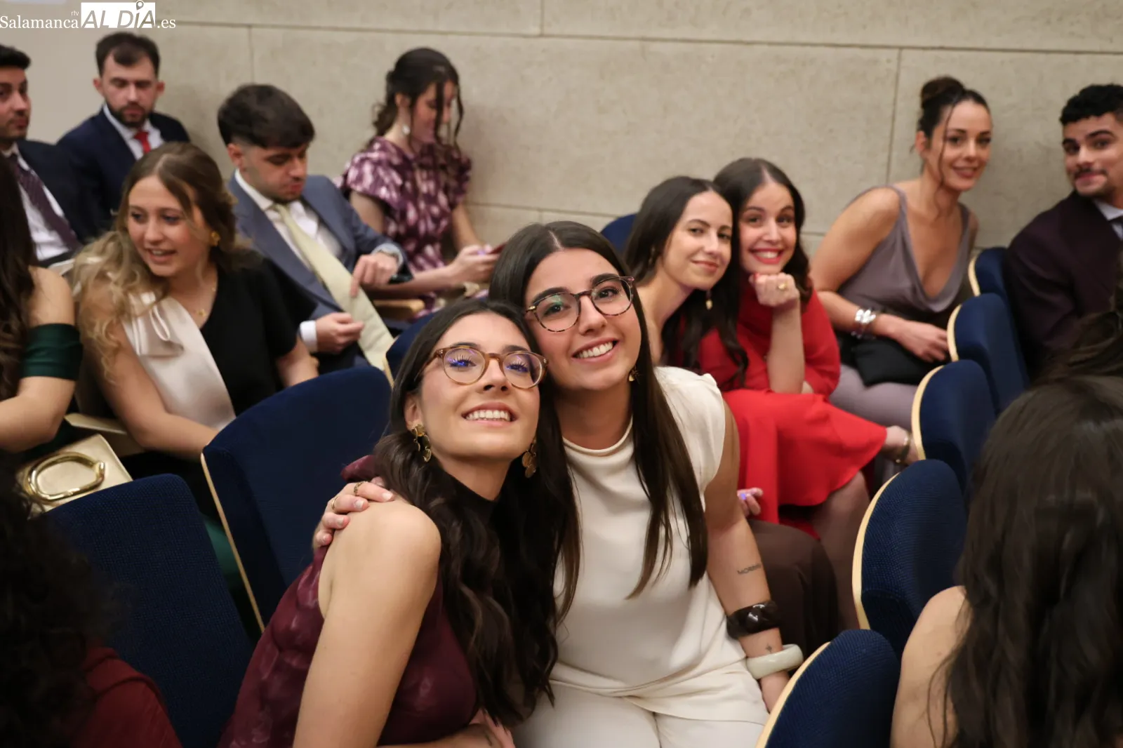 Emotiva despedida a la nueva generación de maestros formados en la UPSA | FOTOS: David Sañudo