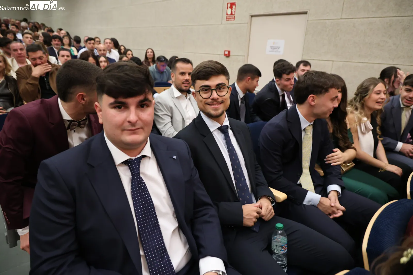 Emotiva despedida a la nueva generación de maestros formados en la UPSA | FOTOS: David Sañudo