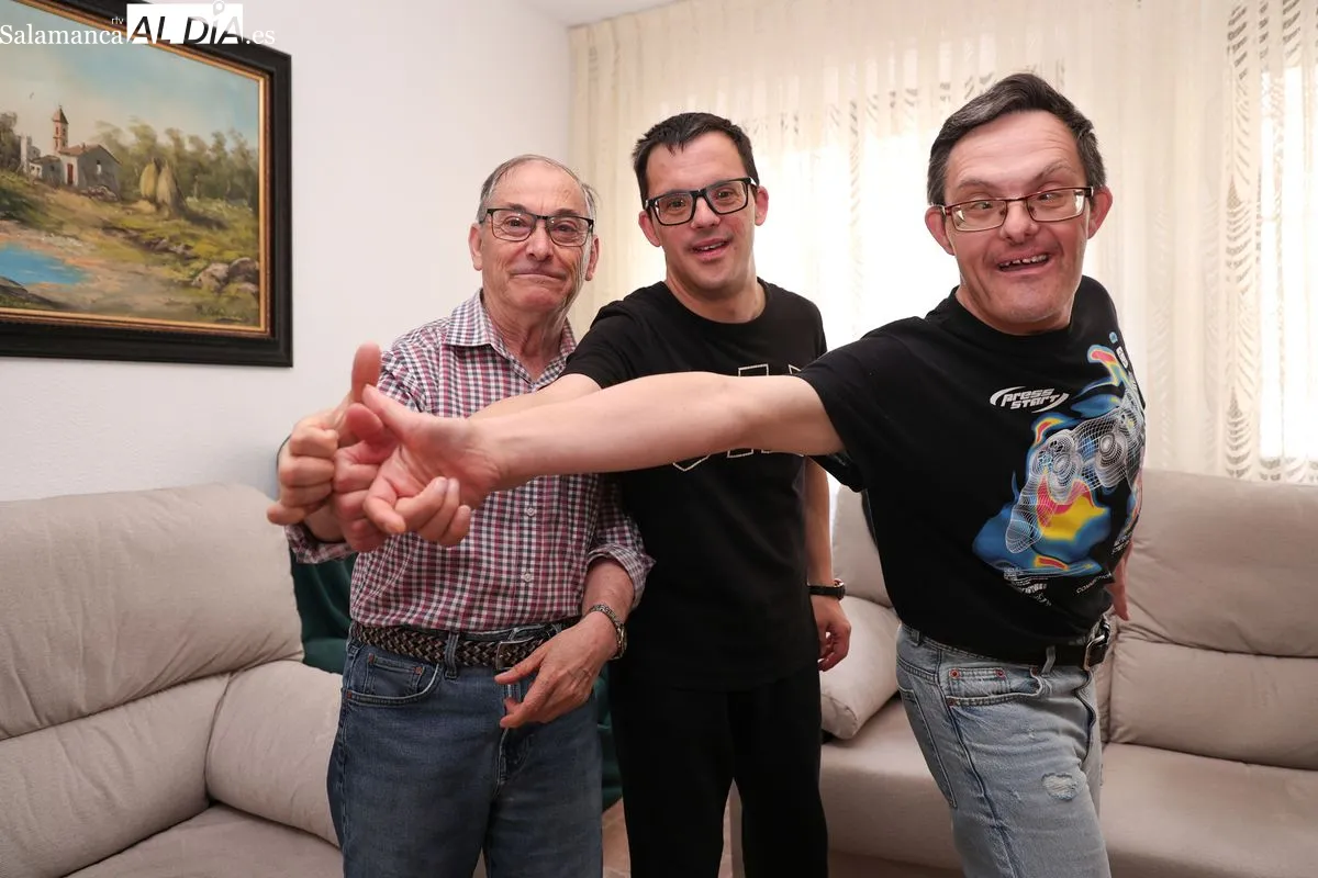 REPORTAJE | La experiencia de Antonio, Alejandro y Jorge viviendo en un piso semitutelado de Asprodes Salamanca 