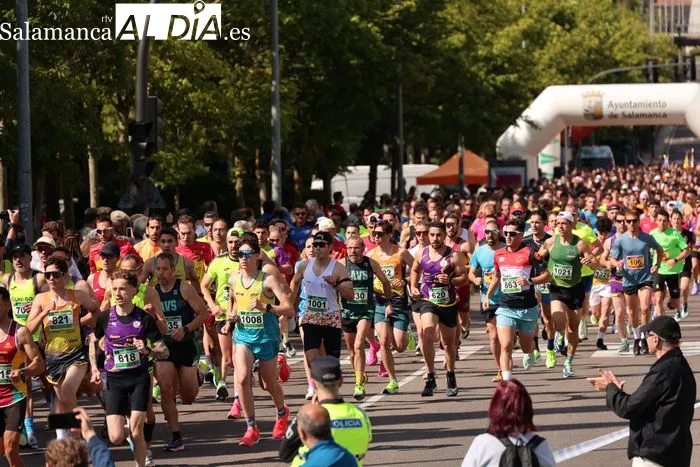 GALERÍA CON MÁS DE 300 FOTOS | Adrián Martín y Paula García se imponen en la Carrera Cívico-Militar 2026