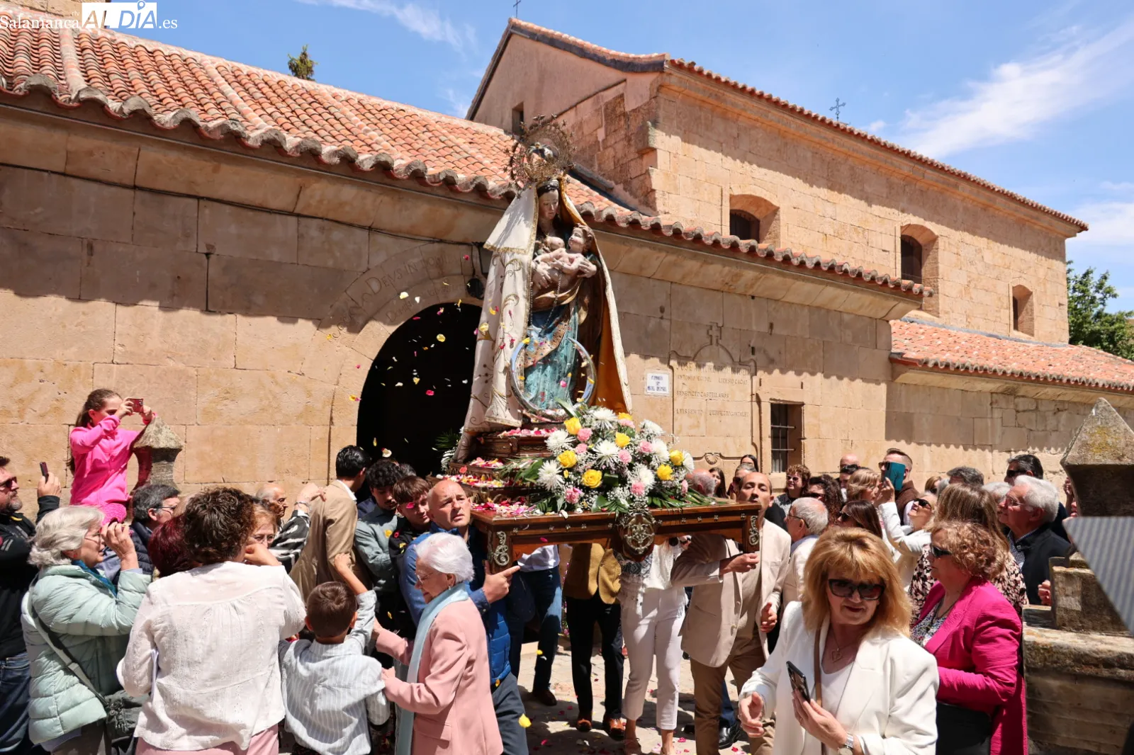 Procesión de Nuestra Señora de los Remedios en Villamayor de la Armuña
