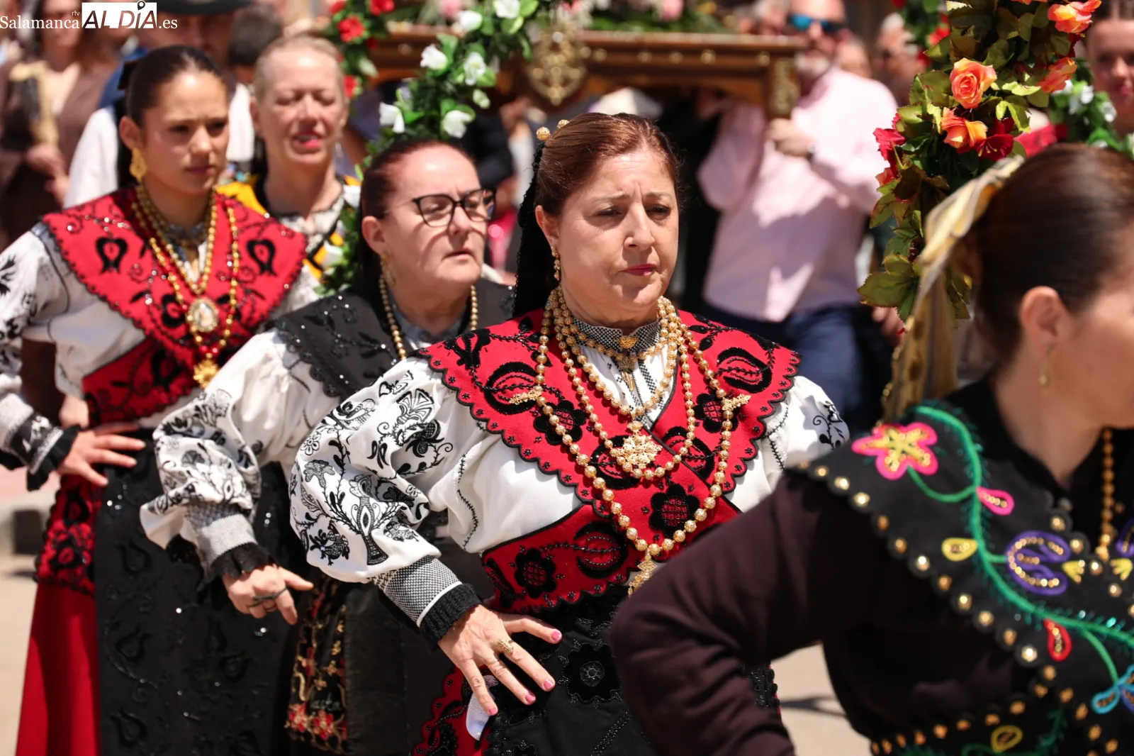 Procesión de la Virgen de los Remedios en Villamayor | FOTOS: David Sañudo
