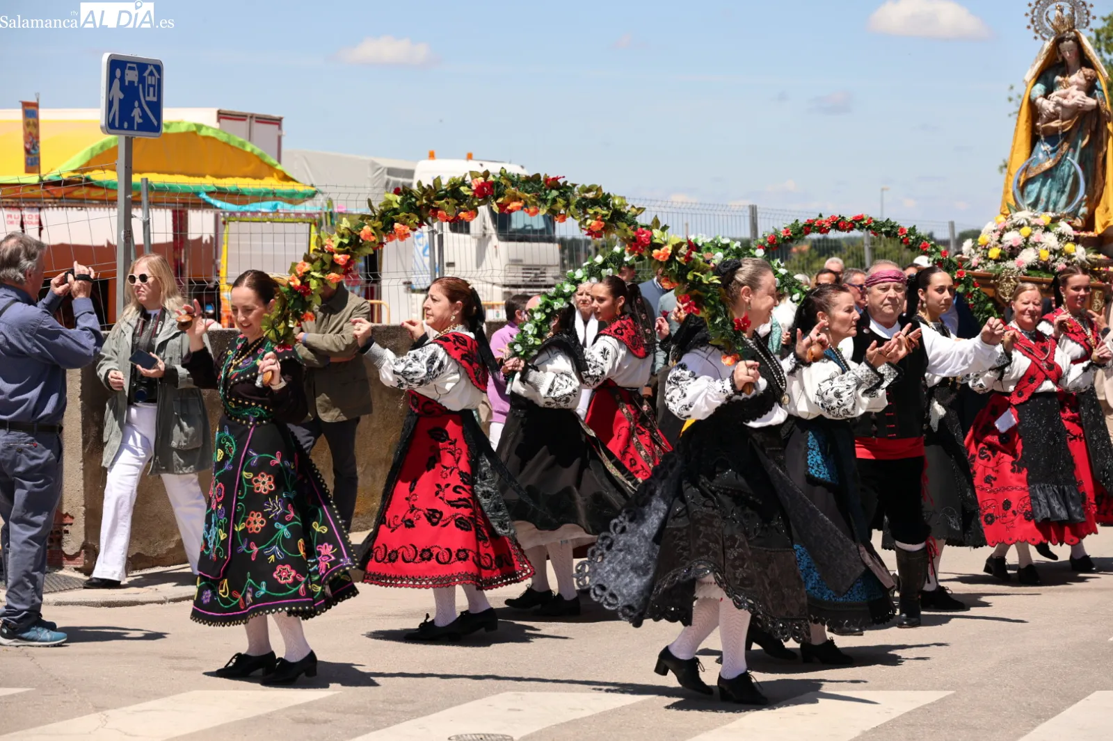 Procesión de la Virgen de los Remedios en Villamayor | FOTOS: David Sañudo