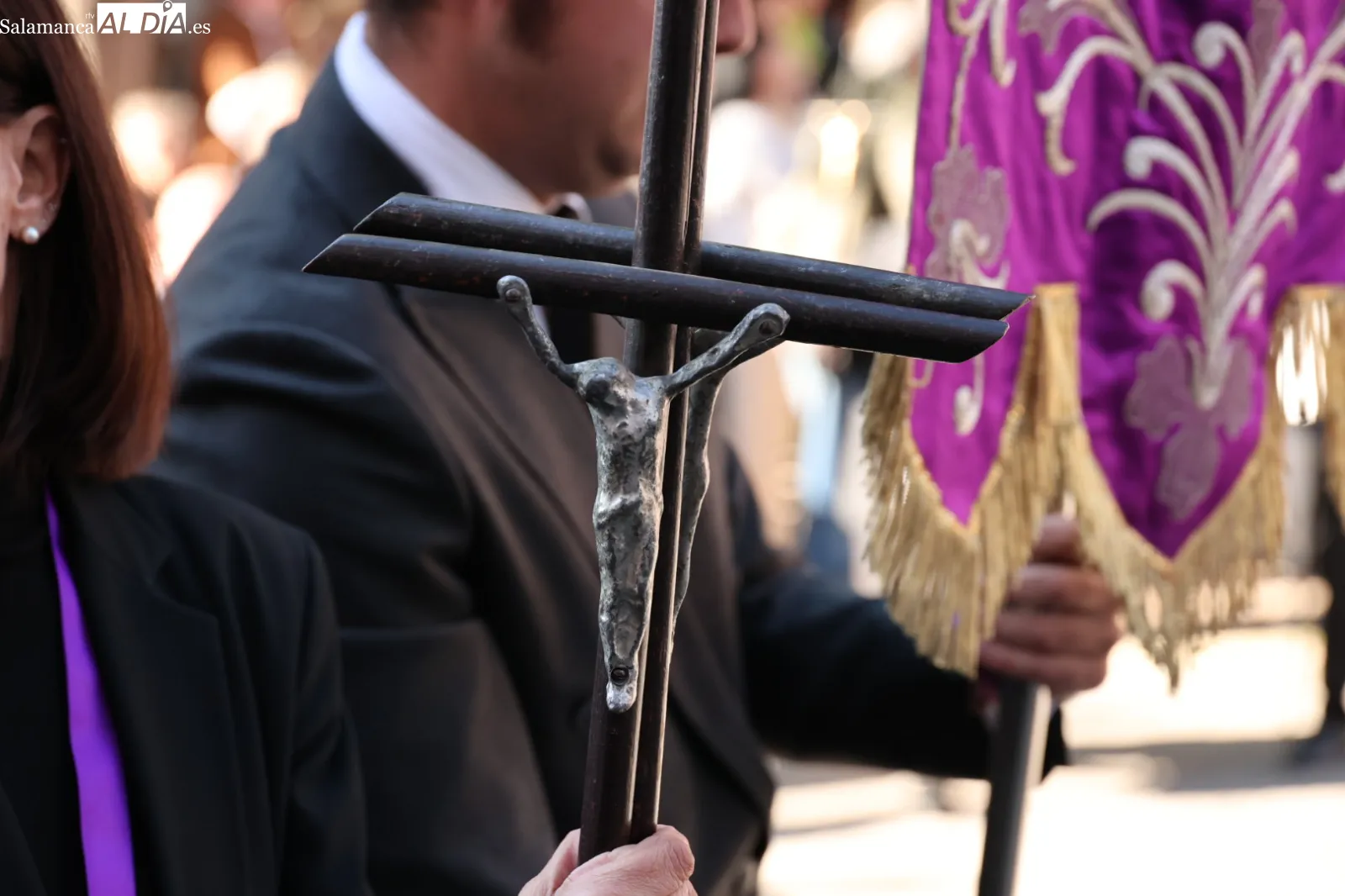 El Cristo de los Milagros realiza su tradicional procesión en Salamanca | FOTOS: David Sañudo