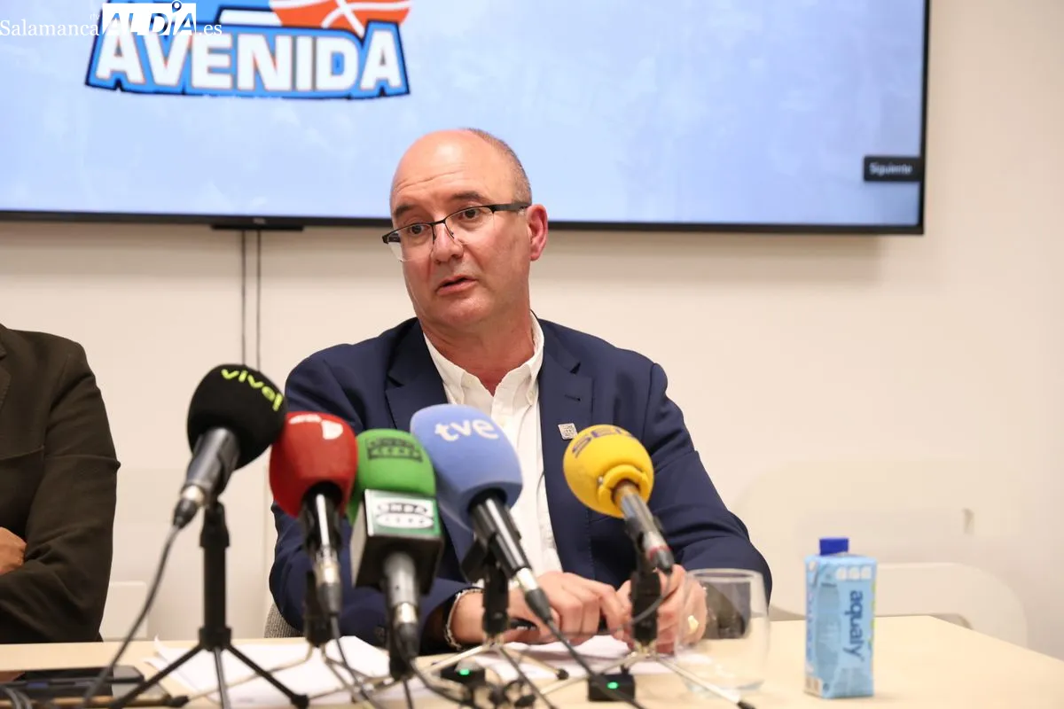 Jorge Recio y Julián Herrero han presentado el nuevo proyecto del CB Avenida. Fotos: David Sañudo