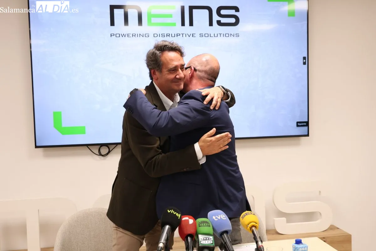 Jorge Recio y Julián Herrero han presentado el nuevo proyecto del CB Avenida. Fotos: David Sañudo