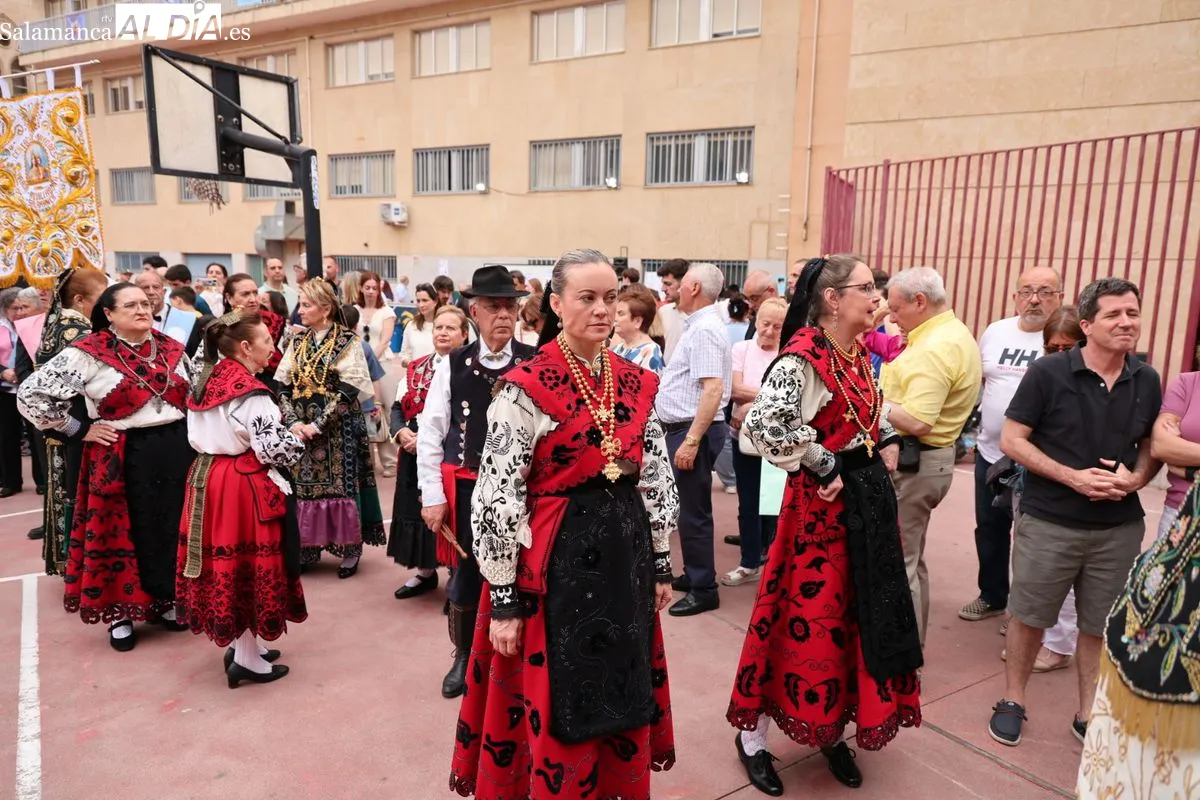Procesión por la festividad de María Auxiliadora en Salamanca. Fotos: David Sañudo