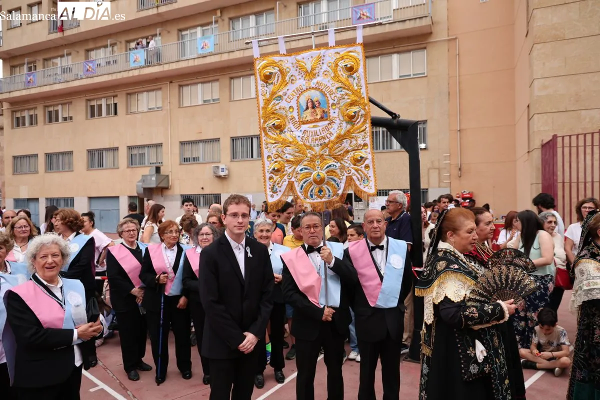 Procesión por la festividad de María Auxiliadora en Salamanca. Fotos: David Sañudo