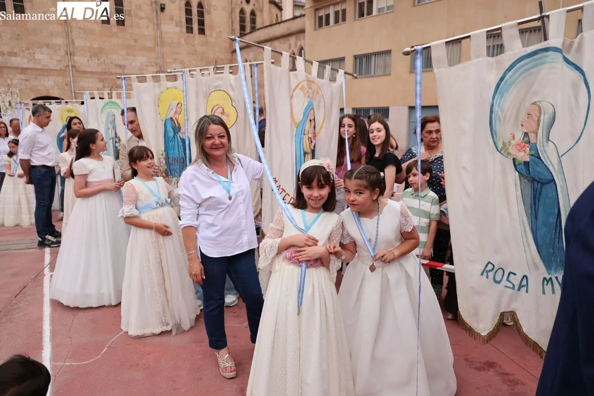 Procesión por la festividad de María Auxiliadora en Salamanca. Fotos: David Sañudo