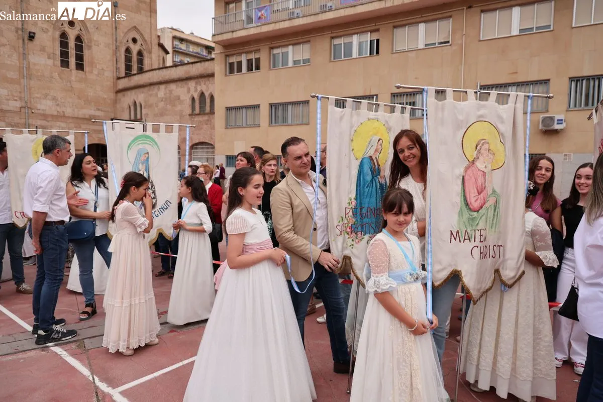 Procesión por la festividad de María Auxiliadora en Salamanca. Fotos: David Sañudo